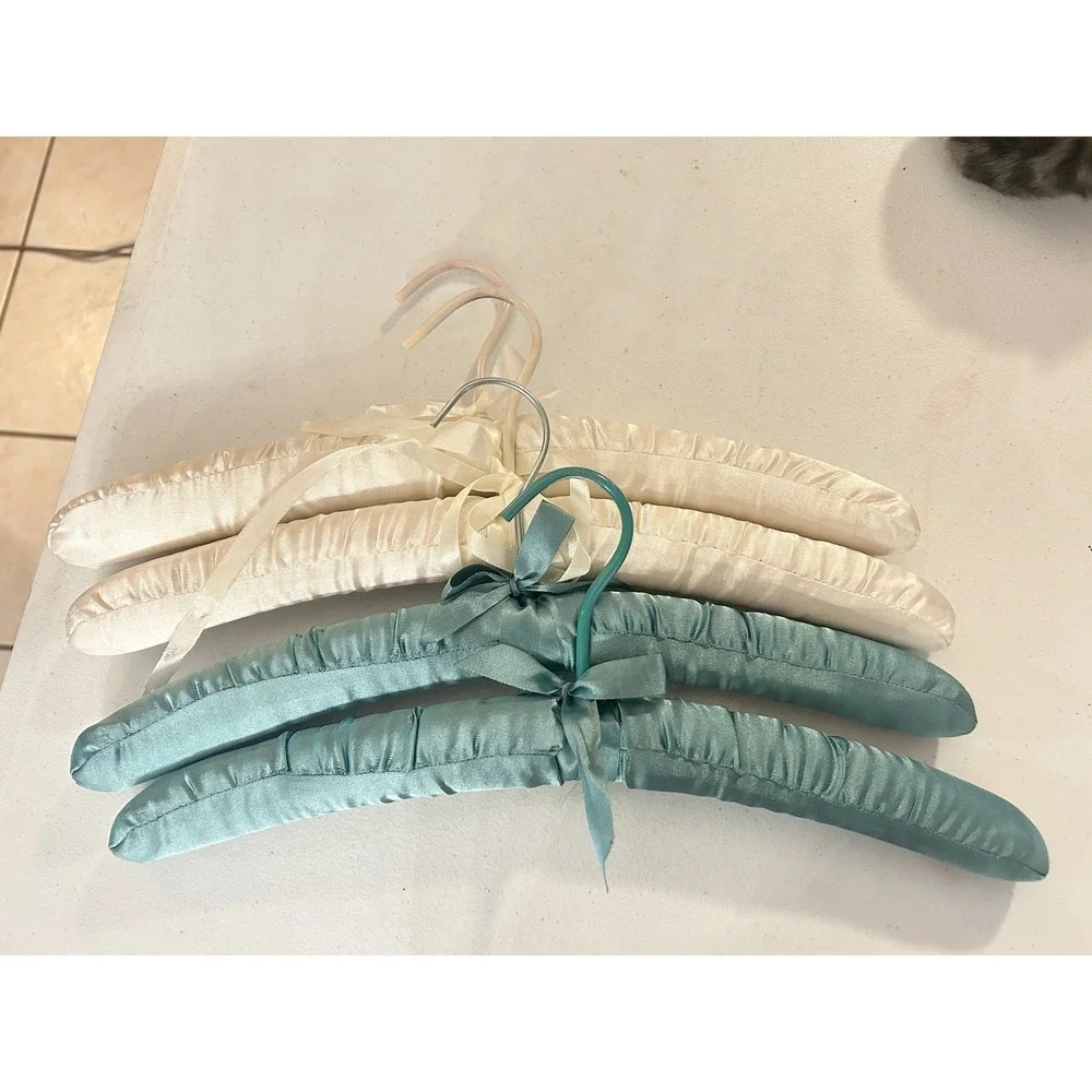 VINTAGE Set of 4 Padded Satin Hangers with Bows Closet Decor